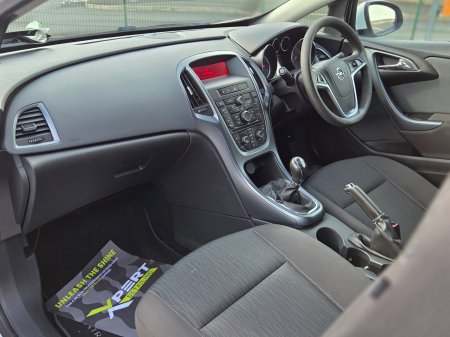 2012 Opel Astra - photo 10
