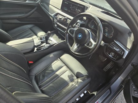 2023 BMW 5-Series - photo 30
