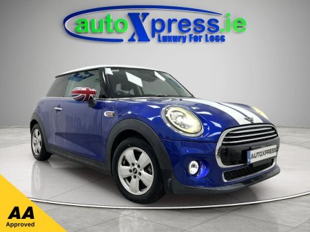 2020 Mini Cooper 1.5 Automatic, Reversing camera