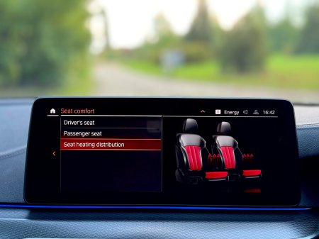 2021 BMW 5-Series - photo 32