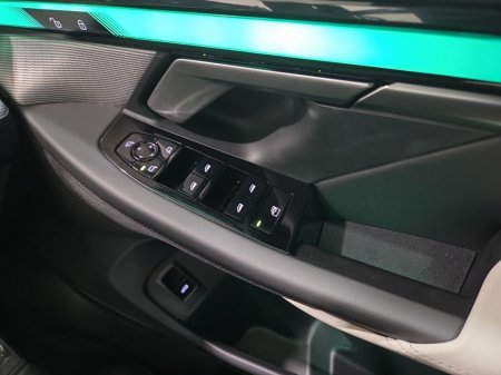 2026 BMW 5-Series - photo 23