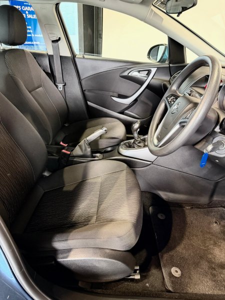 2014 Opel Astra - photo 8