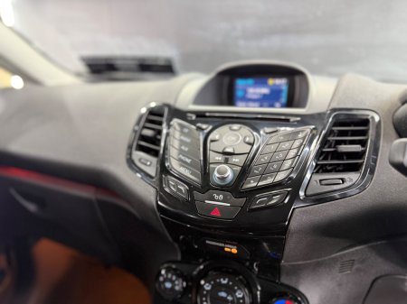 2016 Ford Fiesta - photo 27
