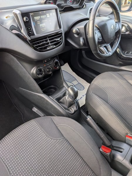 2016 Peugeot 208 - photo 15