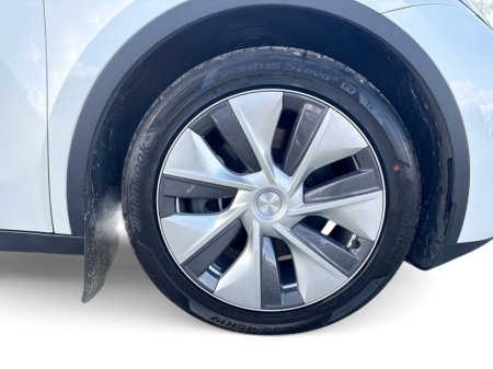 2024 Tesla Model Y - photo 14