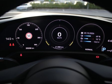 2023 Porsche Taycan - photo 28