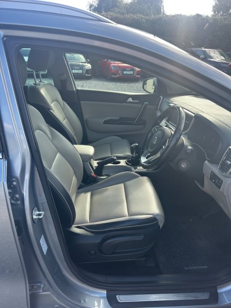 2020 Kia Sportage - photo 8