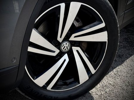 2020 Volkswagen Touareg - photo 14