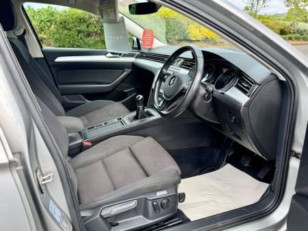2017 Volkswagen Passat - photo 8