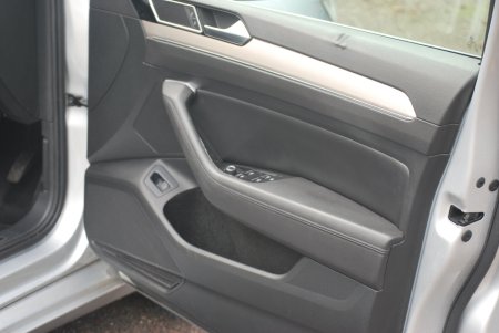 2019 Volkswagen Passat - photo 12