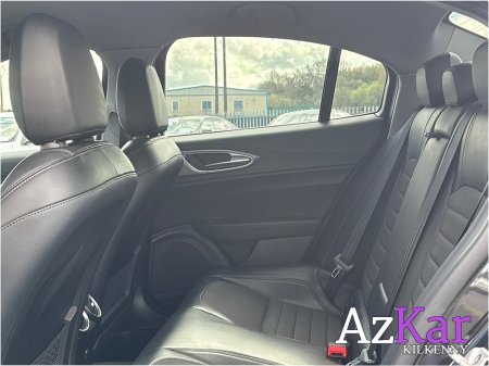 2017 Alfa Romeo Giulia - photo 14