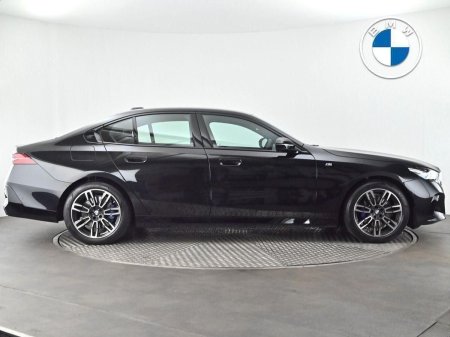 2025 BMW 5-Series - photo 24