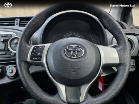 2013 Toyota Yaris - photo 9