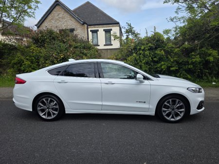 2020 Ford Mondeo - photo 2