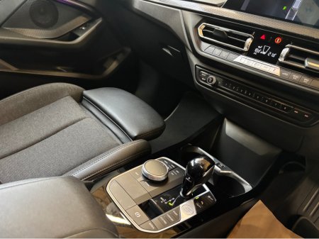 2024 BMW 1-Series - photo 11