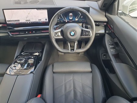 2024 BMW 5-Series - photo 5