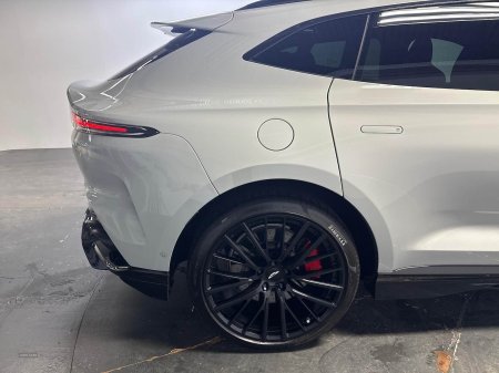 2024 Aston Martin DBX - photo 24