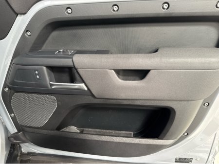 2022 Land Rover Defender - photo 24