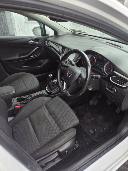 2019 Vauxhall Astra - photo 9