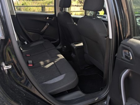 2017 Peugeot 2008 - photo 6