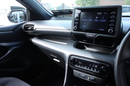 2020 Toyota Yaris - photo 10