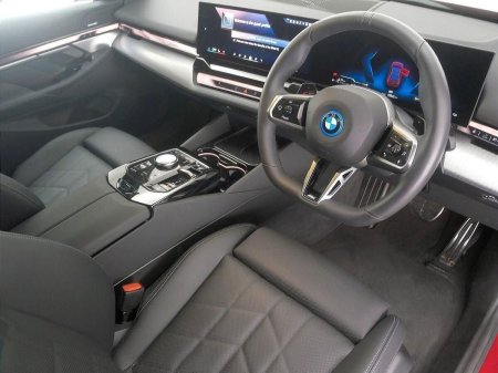 2026 BMW 5-Series - photo 6