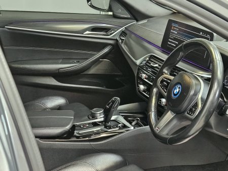2022 BMW 5-Series - photo 19