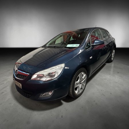 2011 Opel Astra - photo 11