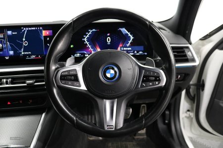 2023 BMW 3-Series - photo 19