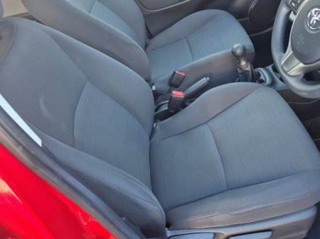 2015 Toyota Yaris - photo 19