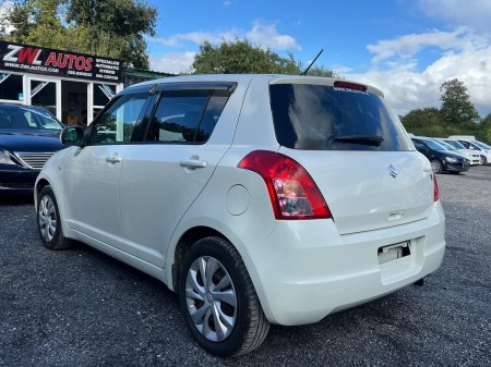 2010 Suzuki Swift - photo 7