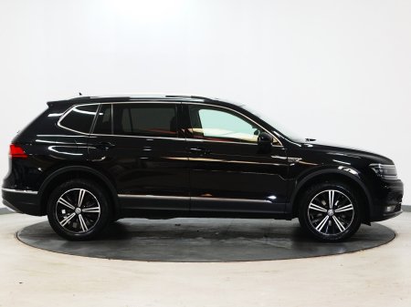 2020 Volkswagen Tiguan - photo 2