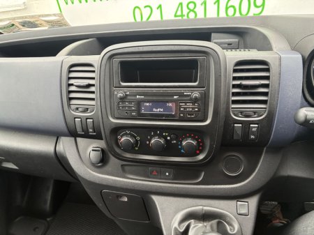 2015 Opel Vivaro - photo 24