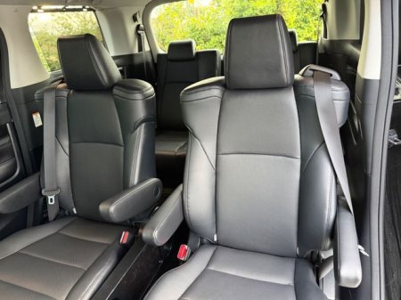 2019 Toyota Alphard - photo 18