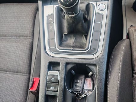 2019 Volkswagen Passat - photo 16
