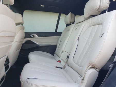 2020 BMW X7 - photo 22