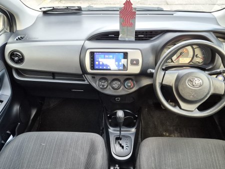 2016 Toyota Vitz - photo 16