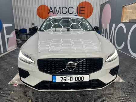 2025 Volvo V60 - photo 2