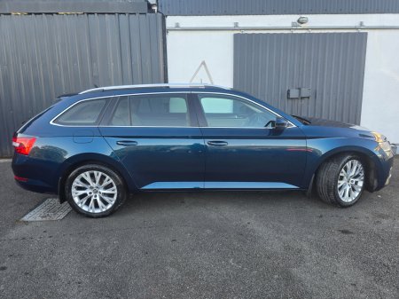 2020 Skoda Superb - photo 2