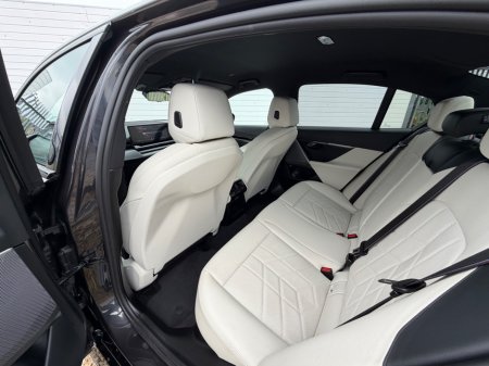 2024 BMW 5-Series - photo 17