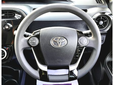 2018 Toyota Aqua - photo 16