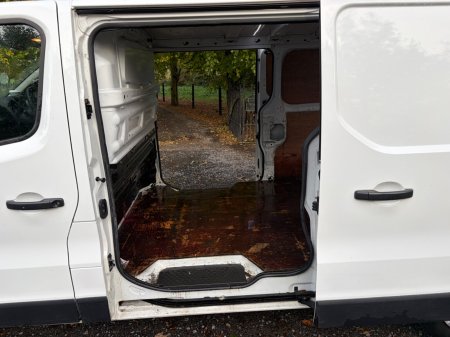 2019 Nissan NV300 - photo 14