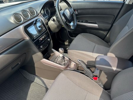 2021 Suzuki Vitara - photo 2