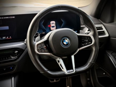 2025 BMW 3-Series - photo 14