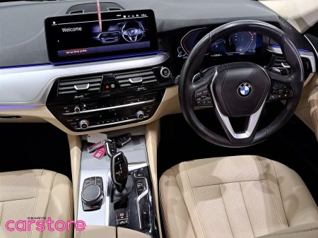 2023 BMW 5-Series - photo 11