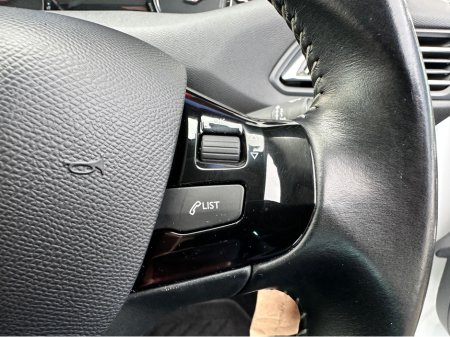 2016 Peugeot 308 - photo 17
