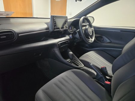 2021 Toyota Yaris - photo 8