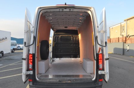 2023 Volkswagen Crafter - photo 2
