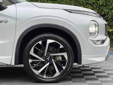 2022 Mitsubishi Outlander - photo 9