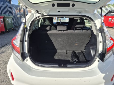 2017 Toyota Aqua - photo 17